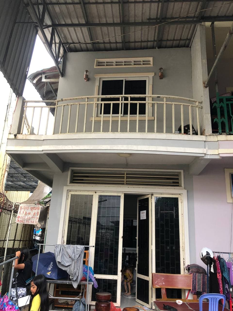 ផ្ទះលក់ទំហំផ្ទះ 4មx15ម ចំណូល 400$\ខែ